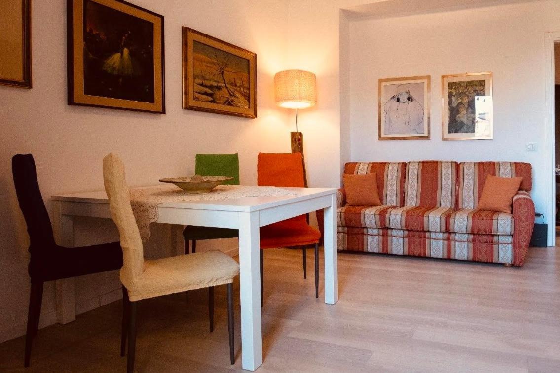 Palmira House - Delizioso Bilocale For Two Apartment Terni Ngoại thất bức ảnh